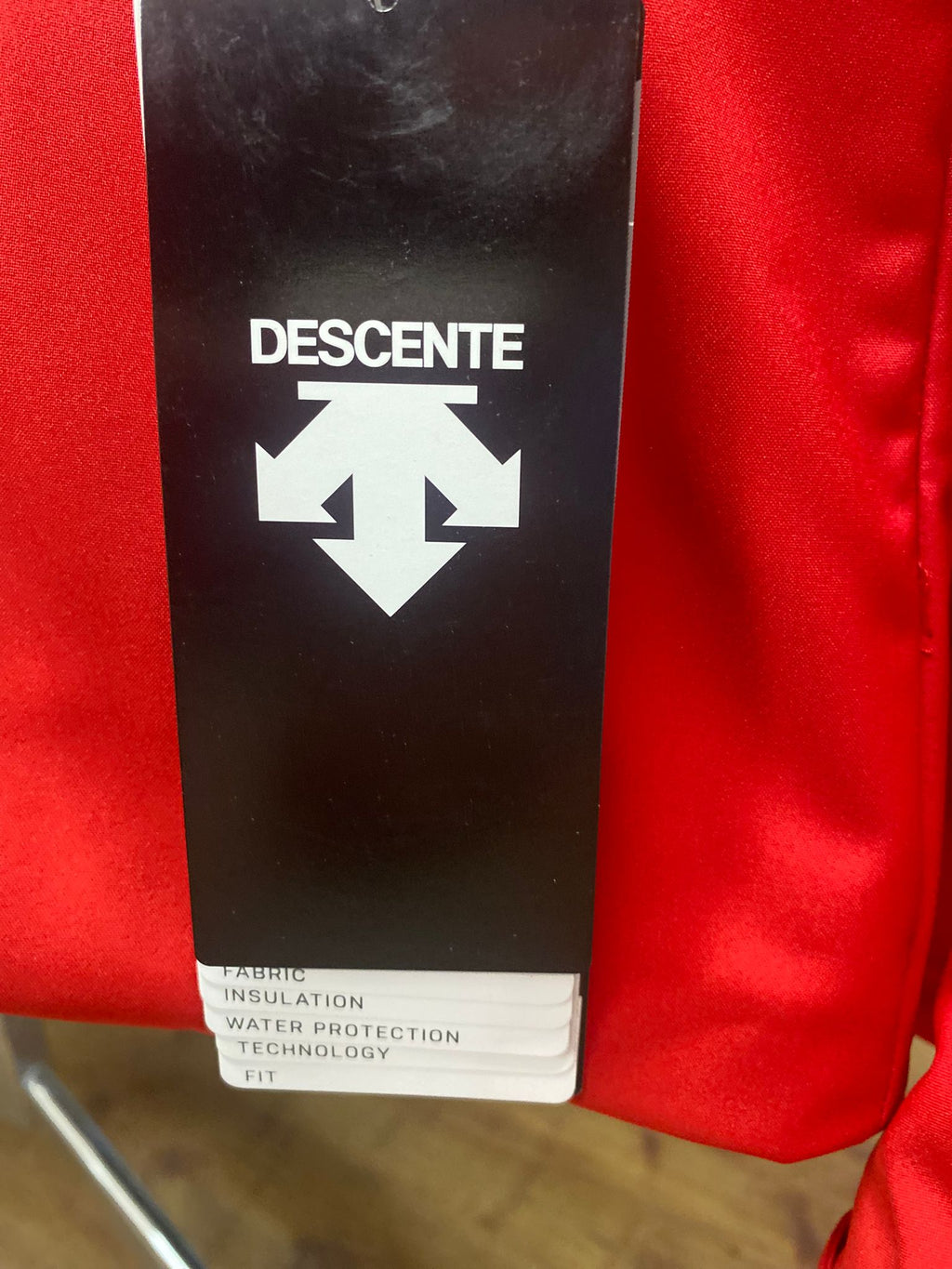 Rote Ski-Jacke mit Fell Kaputze Marke: Descente