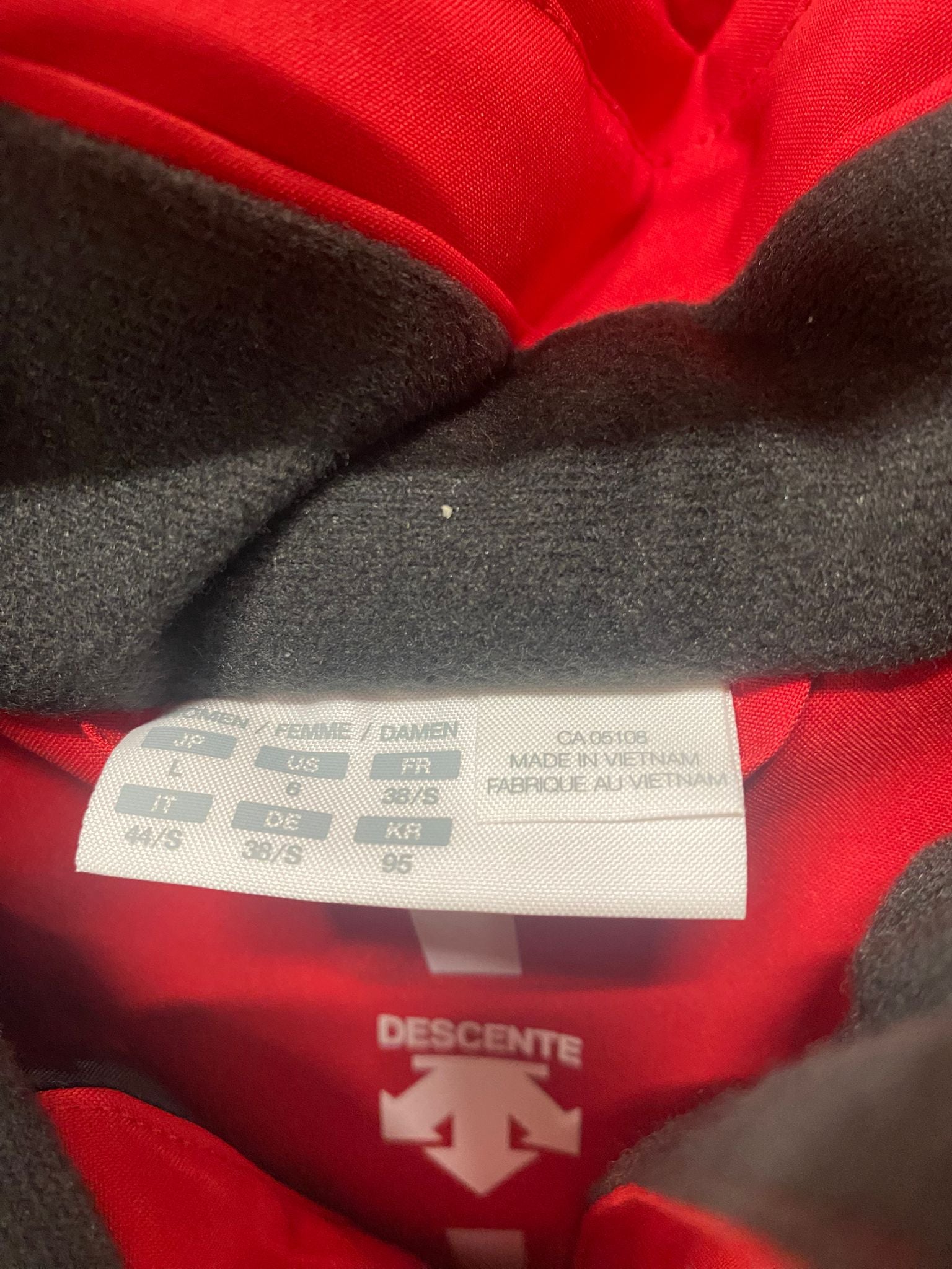 Rote Ski-Jacke mit Fell Kaputze Marke: Descente